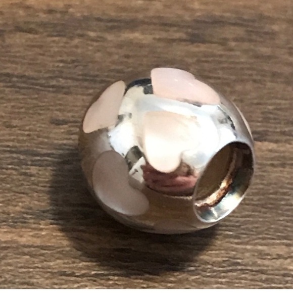 Pandora 925 Mother Of Pearl Hearts Love Me Rare Retired Bead Charm - Picture 2 of 4